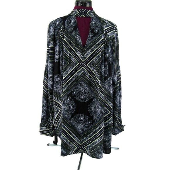 Free People Walking On A Dream Tunic Top Black Geometric Floral Size M Keyhole V - Picture 1 of 15